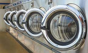 Should Your Laundry Store Offer Coinless Laundry Equipment?
