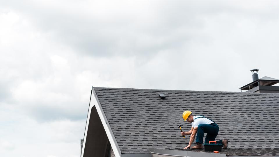 SUGGESTIONS FOR SELECTING THE BEST ROOFING COMPANY