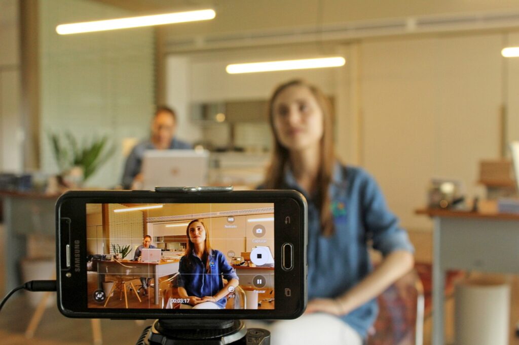 10 Creative Ways to Use Corporate Videos