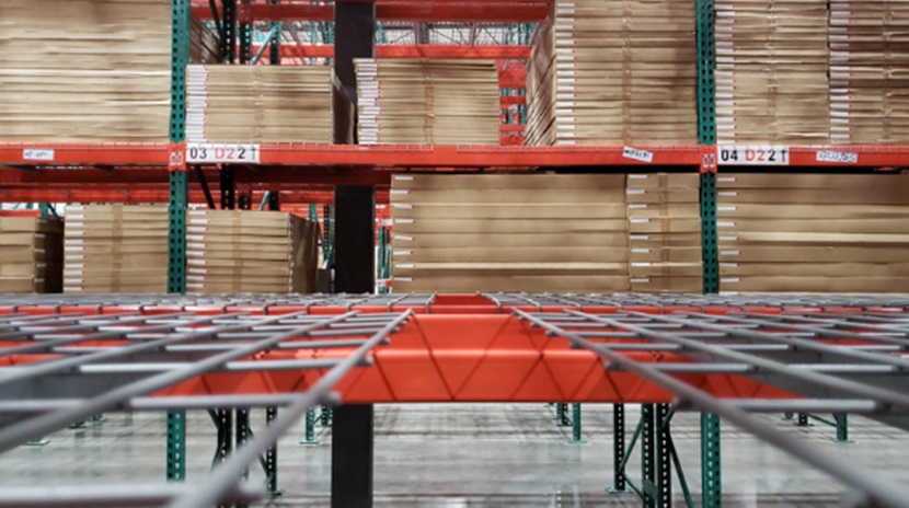 Selecting the Right Wire Deck Based on Rack Type and Application